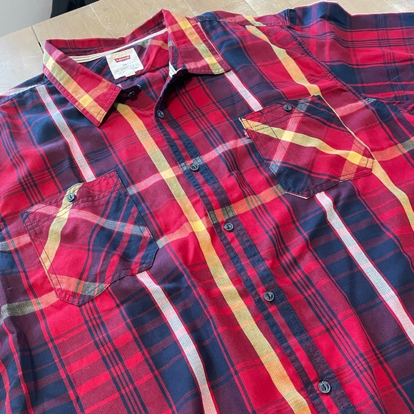 Levi’s Men’s Button Up Shirt - Picture 3 of 4